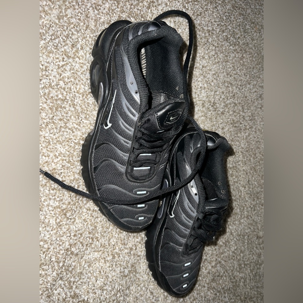 NIKE air Max Size 4y